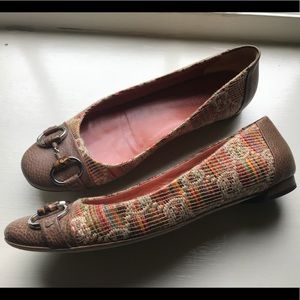 Gucci leather and fabric loafers. Size 9.5.